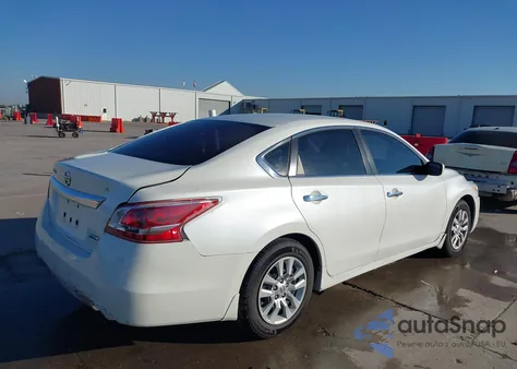 2013 Nissan Altima 2.5 S z USA, uszkodzony, nr VIN 1N4AL3AP1DC237485
